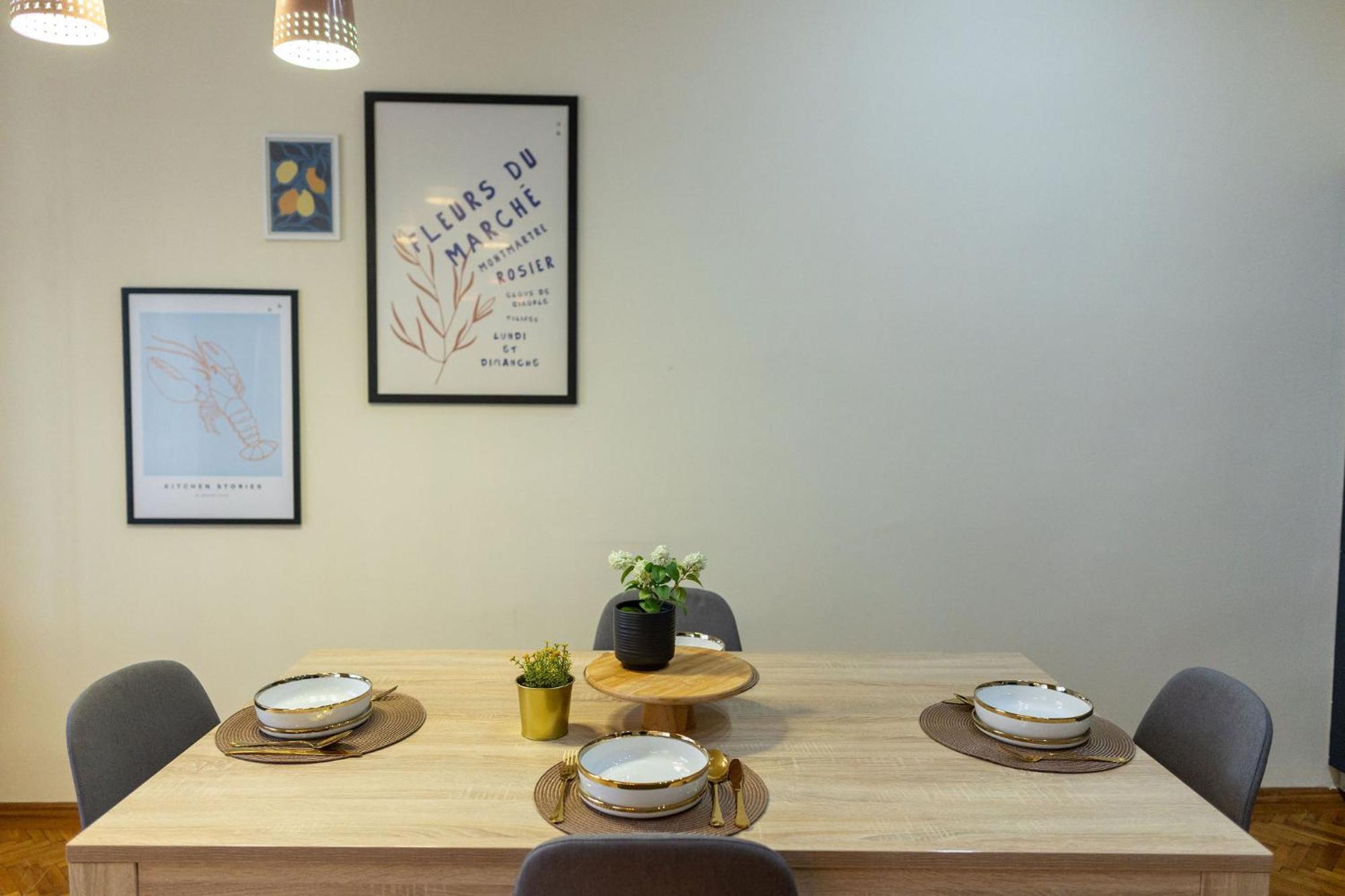 Designer - Views In The Heart Of Town *