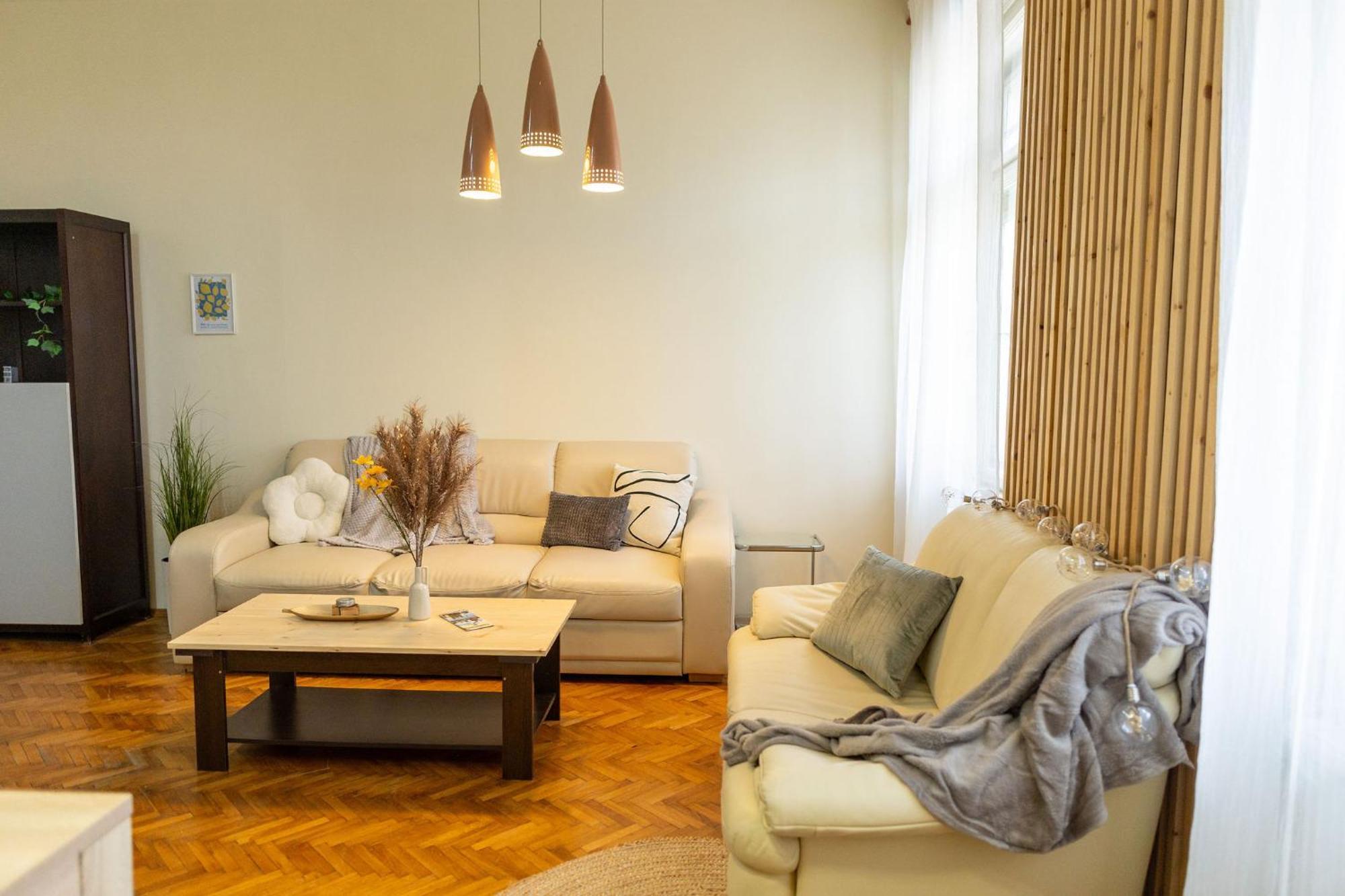 Designer - Views In The Heart Of Town Apartament *