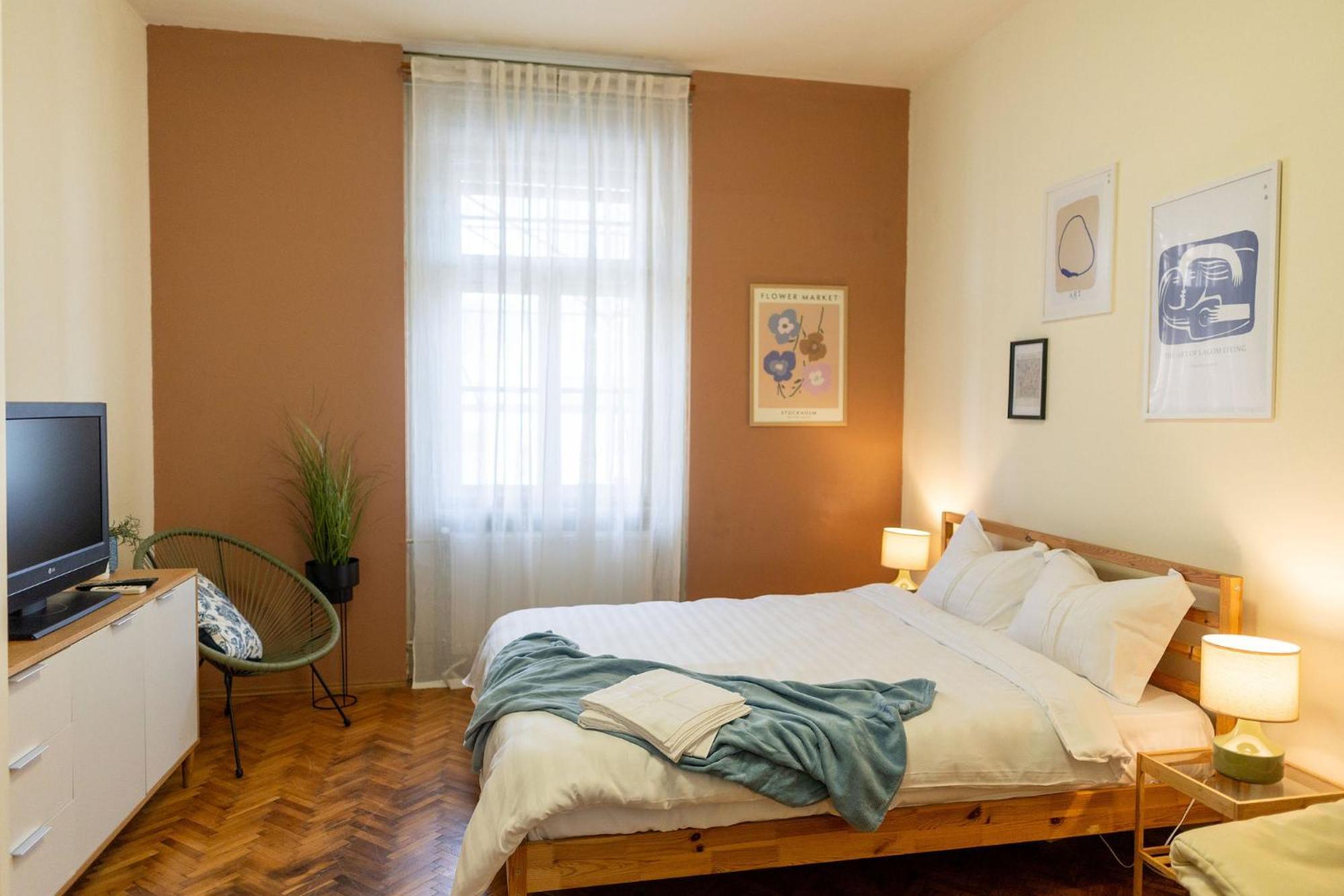 Designer - Views In The Heart Of Town Apartament *